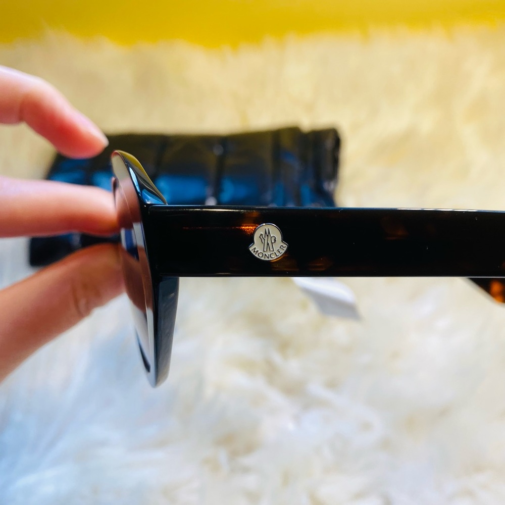 New authentic Moncler sunglasses - Picture 6 of 12